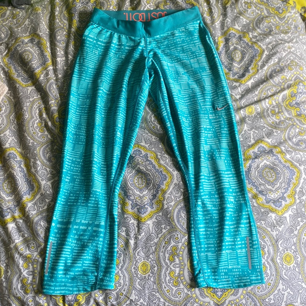 Like new teal Nike dri fit capris